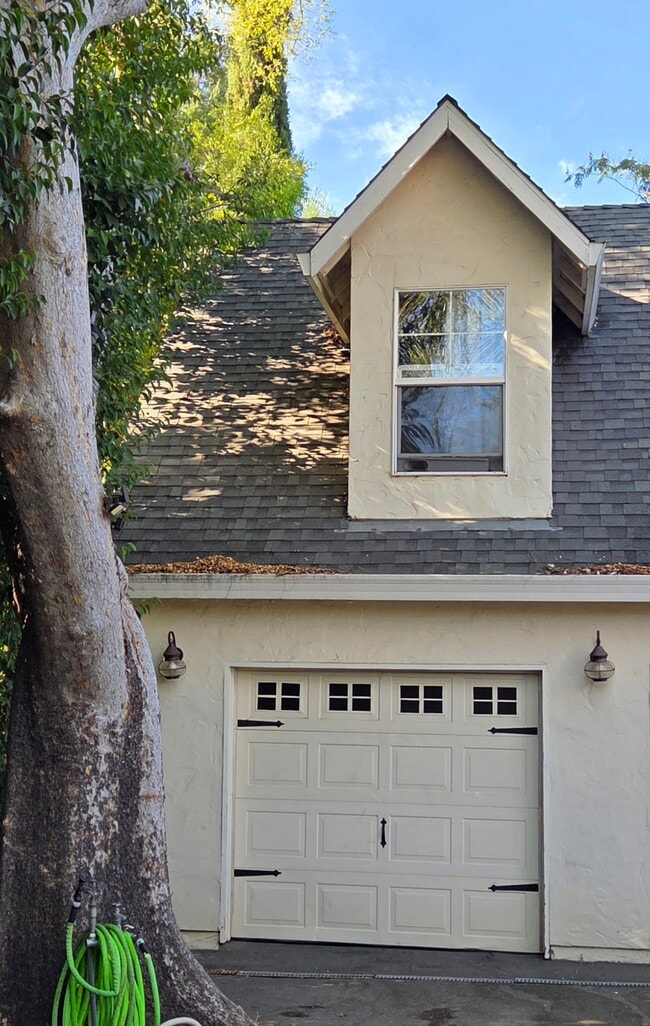Building Photo - 10605 Fair Oaks Blvd