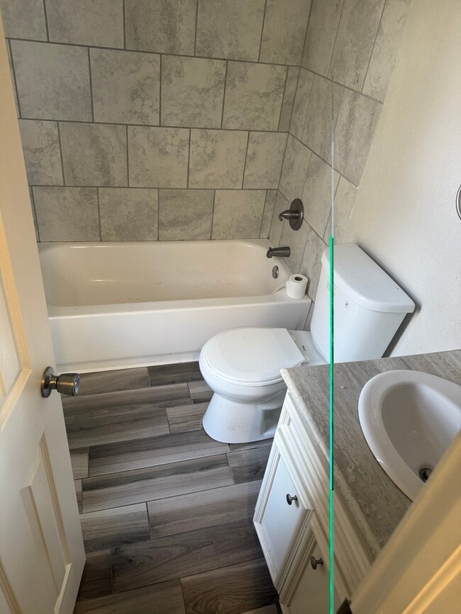 Building Photo - 819 Hardy Springs Cir