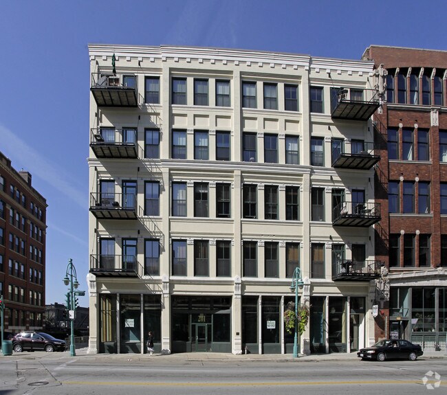 201205 N Water St, Milwaukee, WI 53202 Apartments Milwaukee, WI