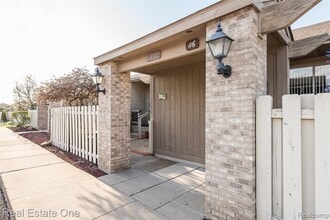 Building Photo - 61960 Arlington 116 3