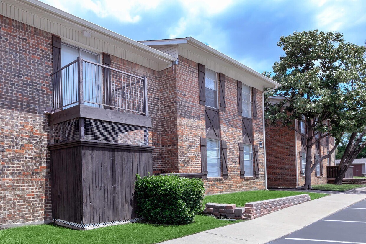 Eureka Village 2007 Teasley Ln Denton, TX Apartments for Rent in
