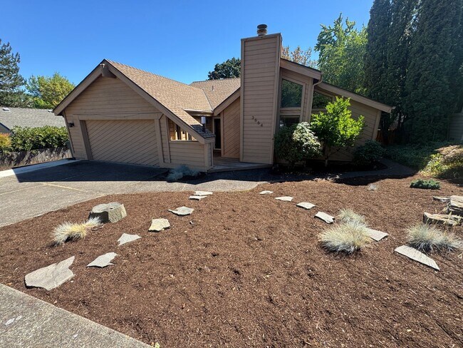 Foto del edificio - 3664 NW Wisteria Pl
