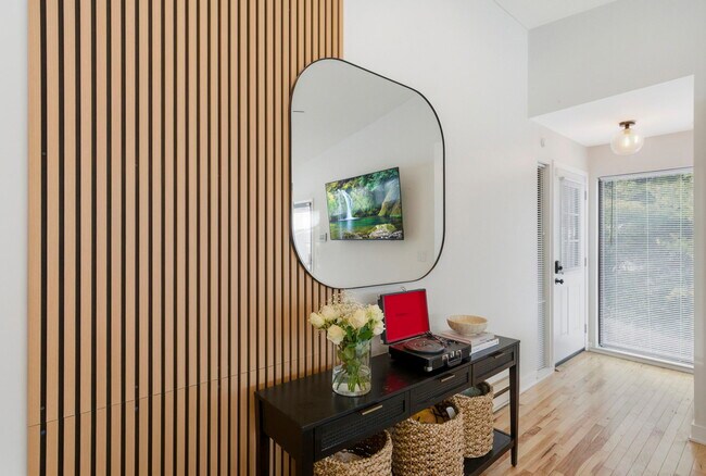 Foto del edificio - 160 Overlook Dr