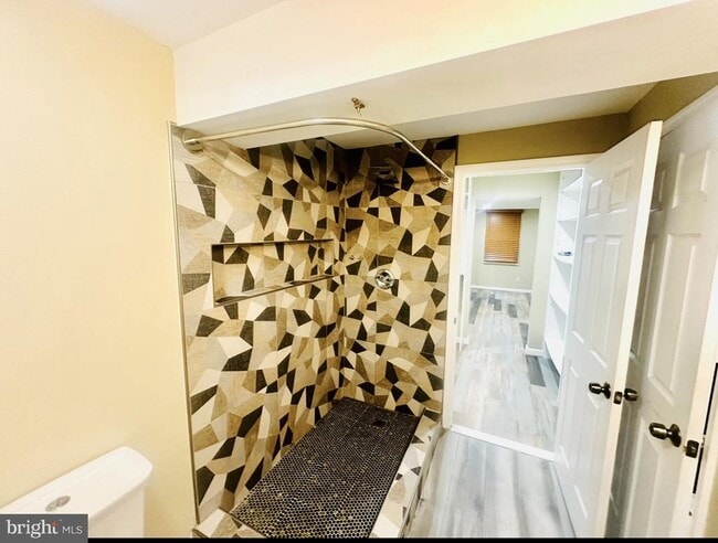 Foto del edificio - 7428 Mason Ln