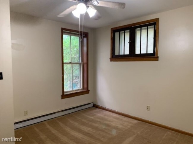 Building Photo - 2 br, 1 bath Apartment - 407 4th St B Unit B