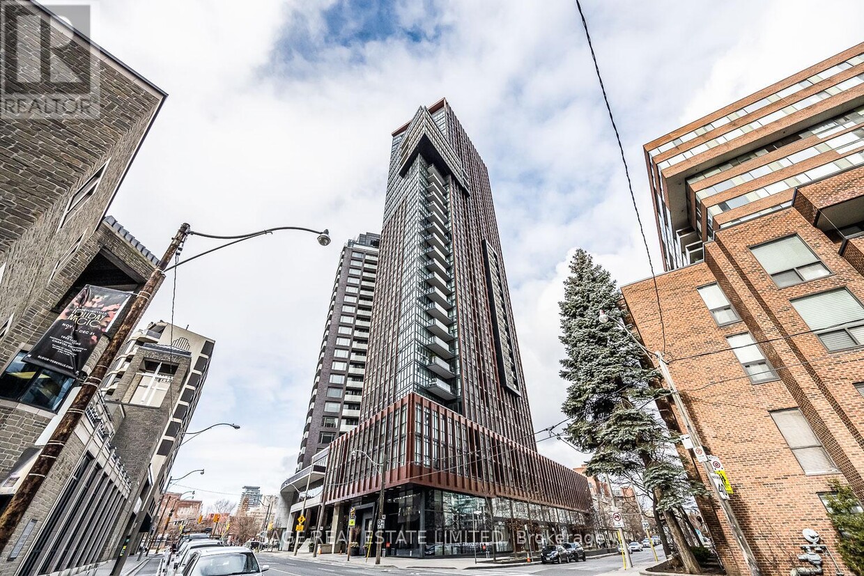 Primary Photo - 32 Davenport Rd