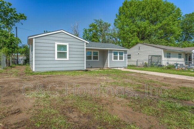 Building Photo - 104 S 195th E Ave