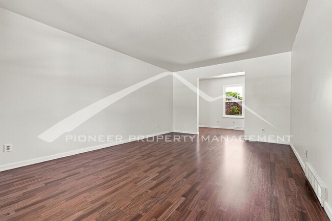 Building Photo - 2896 S Paris St