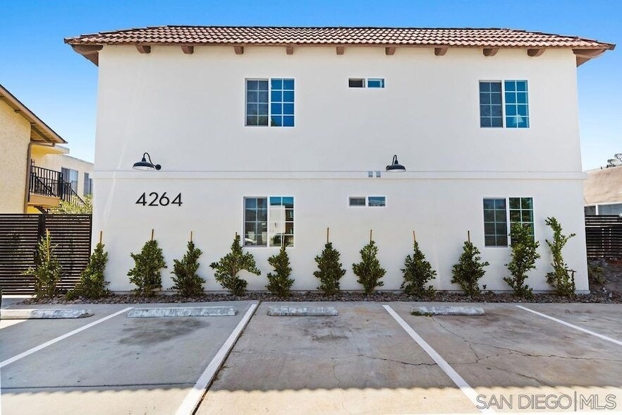 Photo - 4264 42nd St