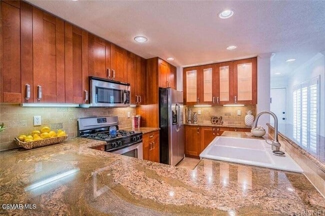 Building Photo - 404 Via Colinas