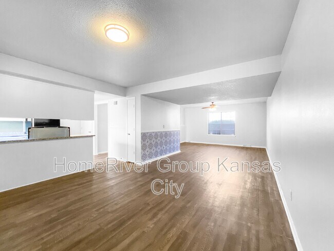 Building Photo - 6046 E 129th St