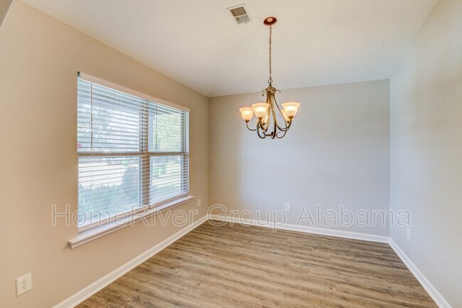Building Photo - 200 Briar Ridge Ln