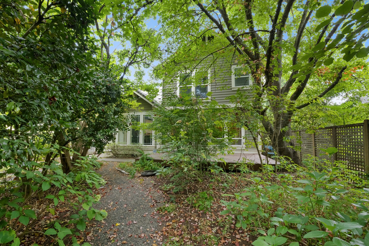 Building Photo - Mt. Tabor Craftsman