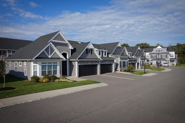 Building Photo - 132 Sutton Ct