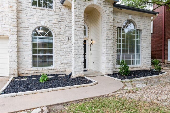 Foto del edificio - 6407 Back Bay Ln