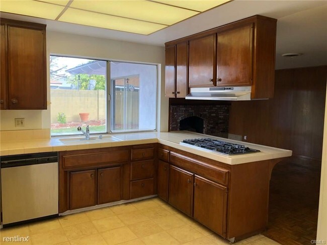 Building Photo - 3 br, 2 bath House - 1435 W Westmont Dr