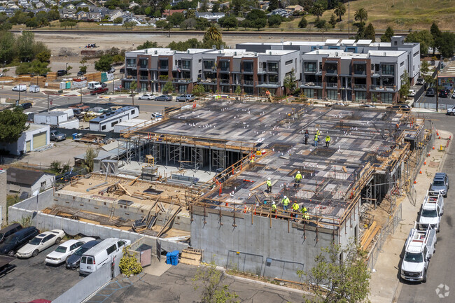 Construction 4/2022 - Victoria Crossing