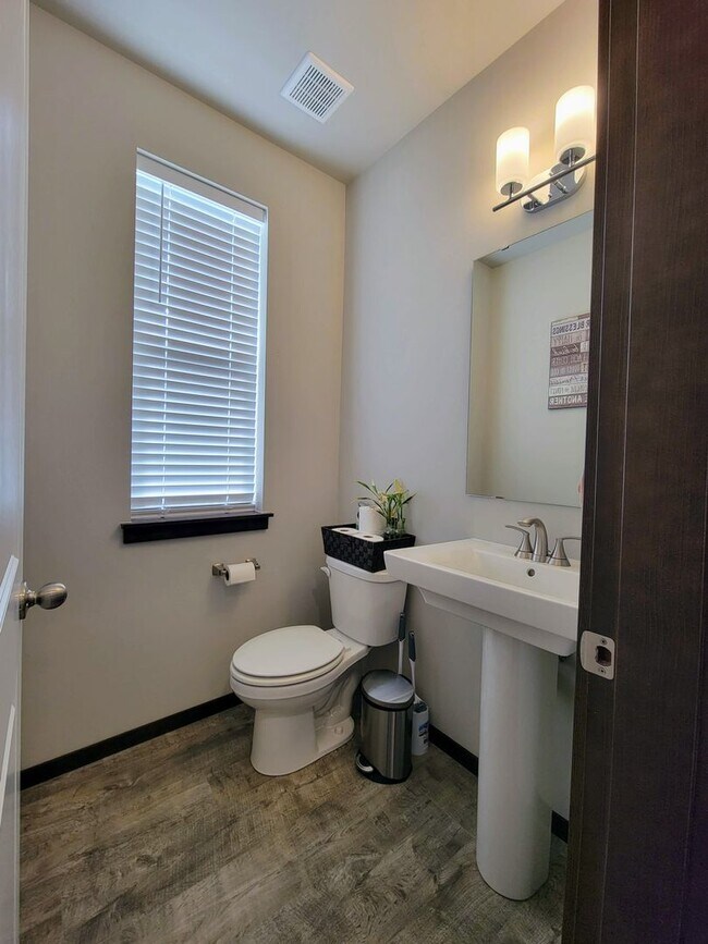 Foto del edificio - Available in May - 3bed home at The Reserve – Close to ferries, shopping and dining!