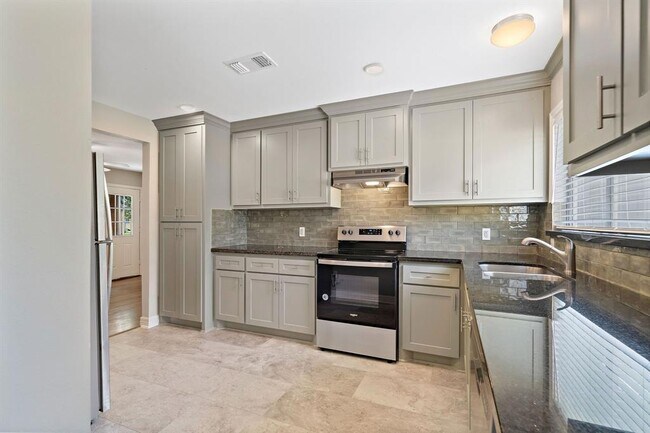 Foto del edificio - 6431 Granite St