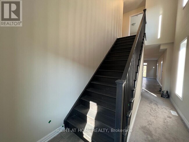 Photo du bâtiment - 4311 Mann St