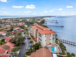 Building Photo - 3220 River Villa Way