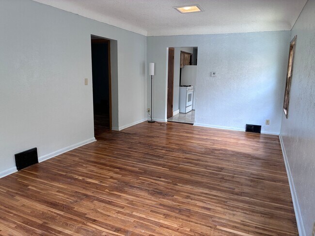 Foto del edificio - 1024 Stinson St
