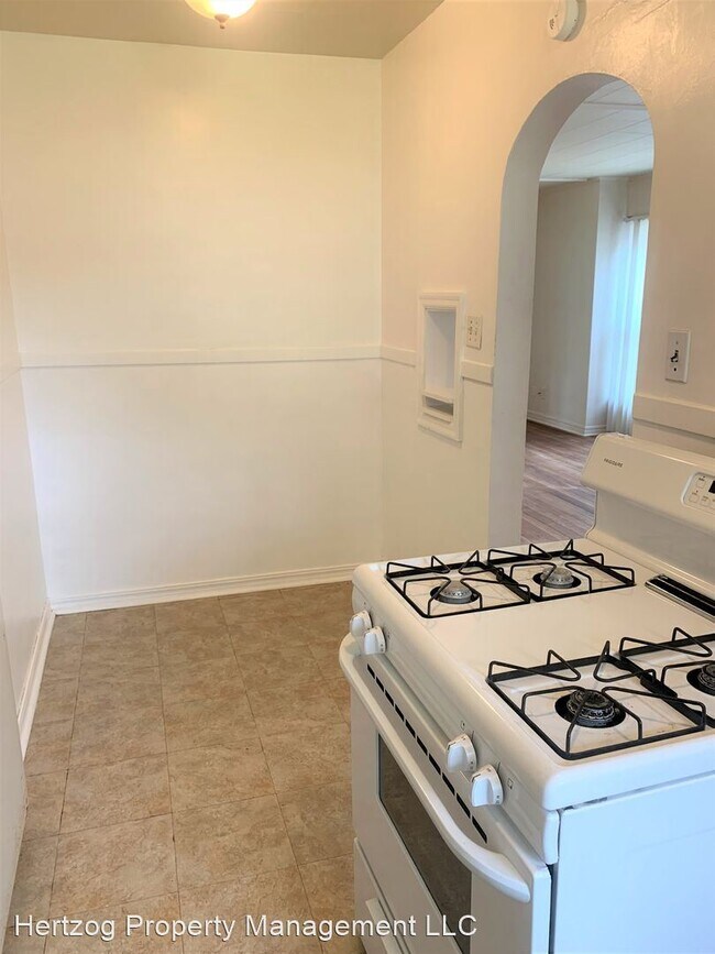 Building Photo - 2 br, 1 bath House - 713 S 10th