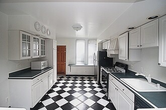 Building Photo - 813 S Potomac St