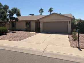 Building Photo - 907 W Marlboro Cir