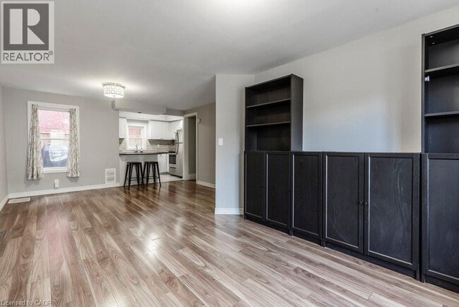 Photo du bâtiment - 35 Ferrie St W