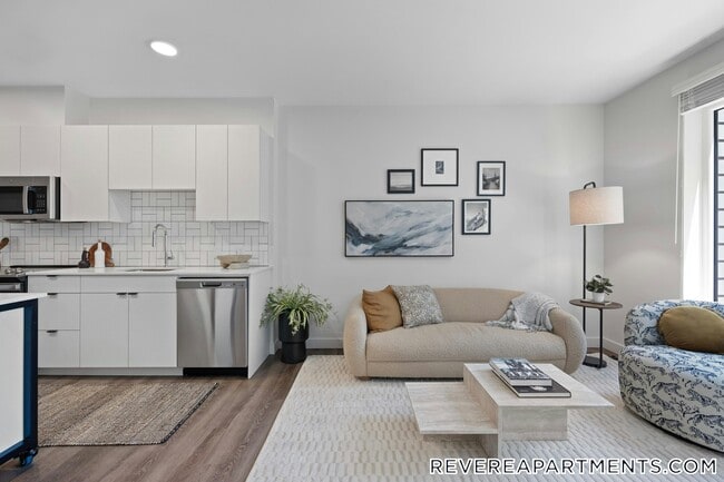 Building Photo - 328 Bank St