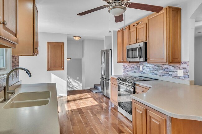 Foto del edificio - 1065 Lakeland Dr