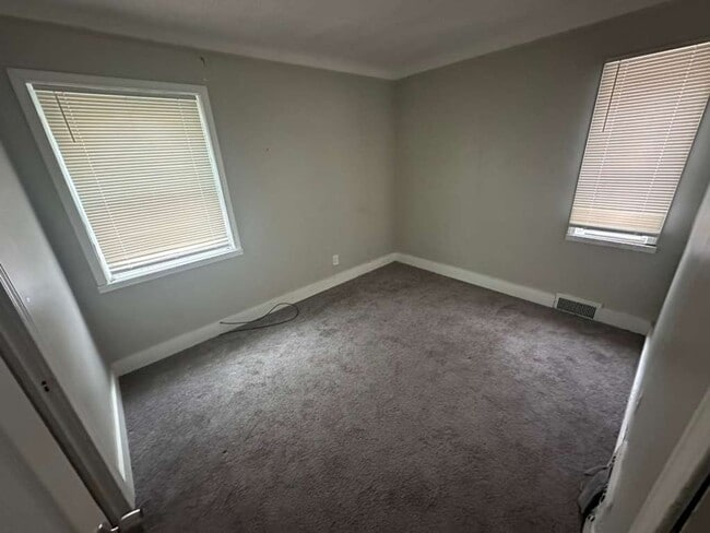 Building Photo - 14753 St Marys St