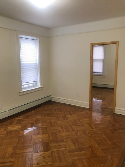 Building Photo - 1646 Dahill Rd