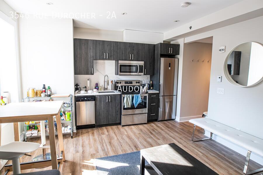 Primary Photo - 3546 Rue Durocher