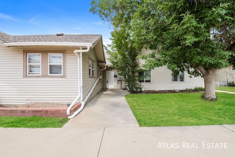 Photo - 861 Egbert Street-
