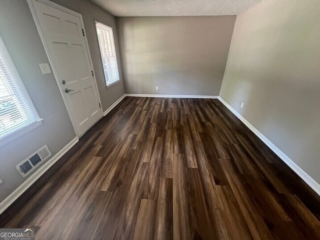 Building Photo - 8107 Cardav Ct SE
