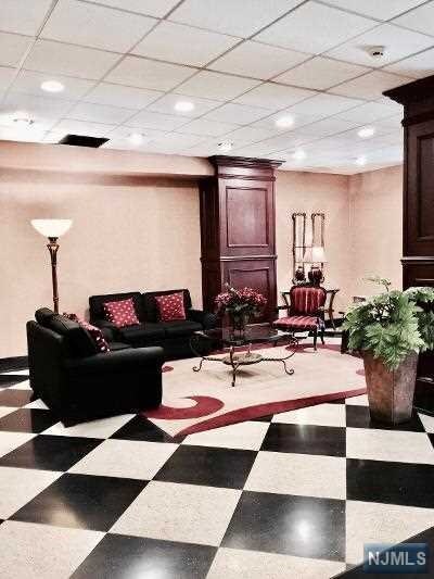 Foto del edificio - 277 Prospect Ave N