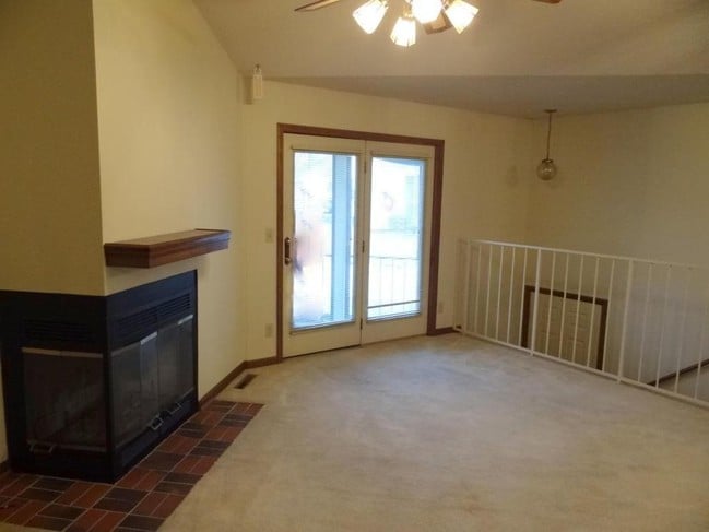 Building Photo - 1606 Park De Ville Pl