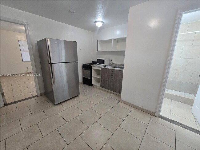 Foto del edificio - 1376 NW 103rd St