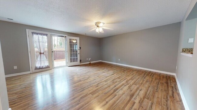 Building Photo - 107 Brightleaf Ct