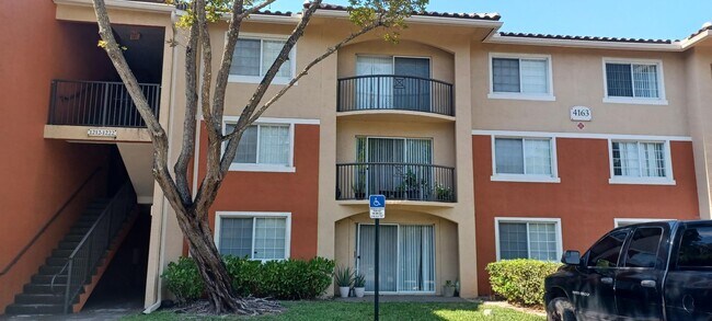 Foto del edificio - 4163 N Haverhill Rd