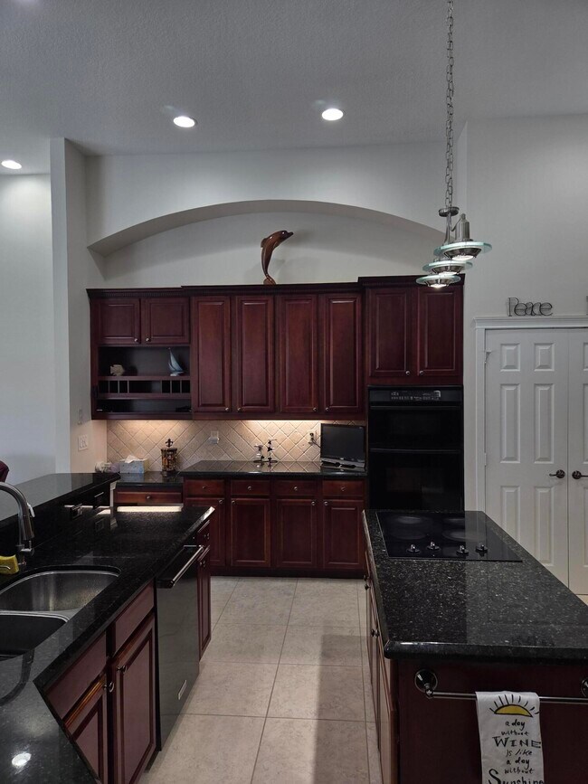 Building Photo - 18969 SE Kokomo Ln