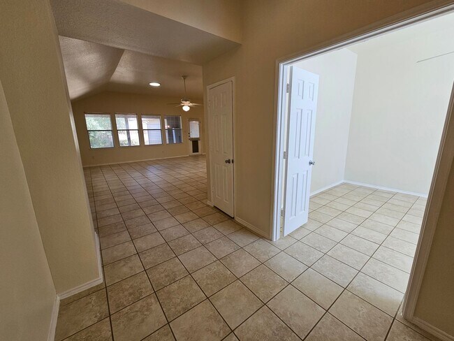 Building Photo - Introducing Your Ideal Rental Home!