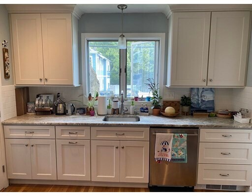 Foto del edificio - 337 Summer St