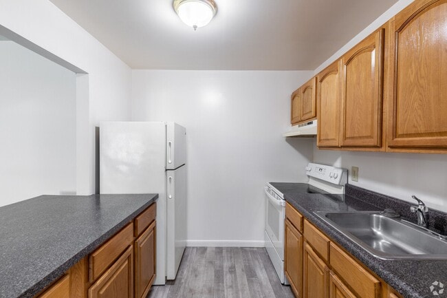 Foto del edificio - Emerald Pond Estates | 1 Bathroom Renovate...