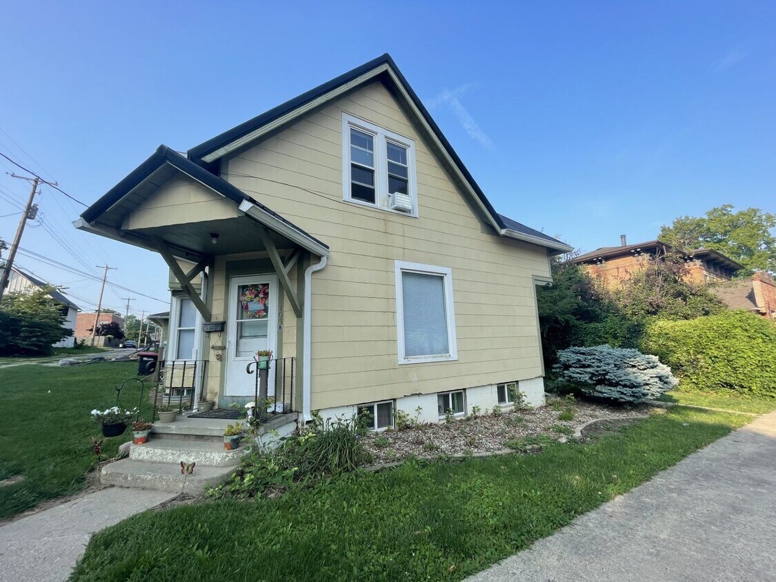 Primary Photo - Washington Manor Apartments