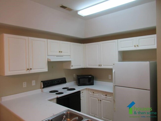 Building Photo - 118 Huntress Dr.