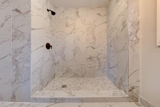 Building Photo - 1418 13th Ave N