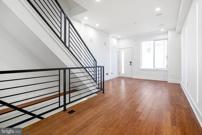 Foto del edificio - 2650 Earp St